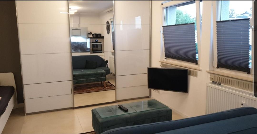 Apartment Mit Schoener, Moderner Einrichtung Keulen Buitenkant foto